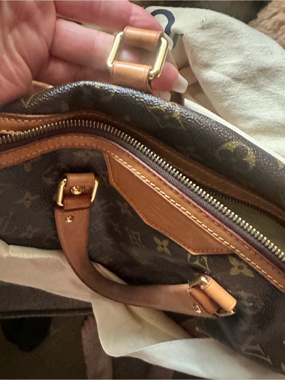 Louis Vuitton Brown Monogram Canvas Shoulder Bag with Tan Leather Trim - Picture 10 of 16